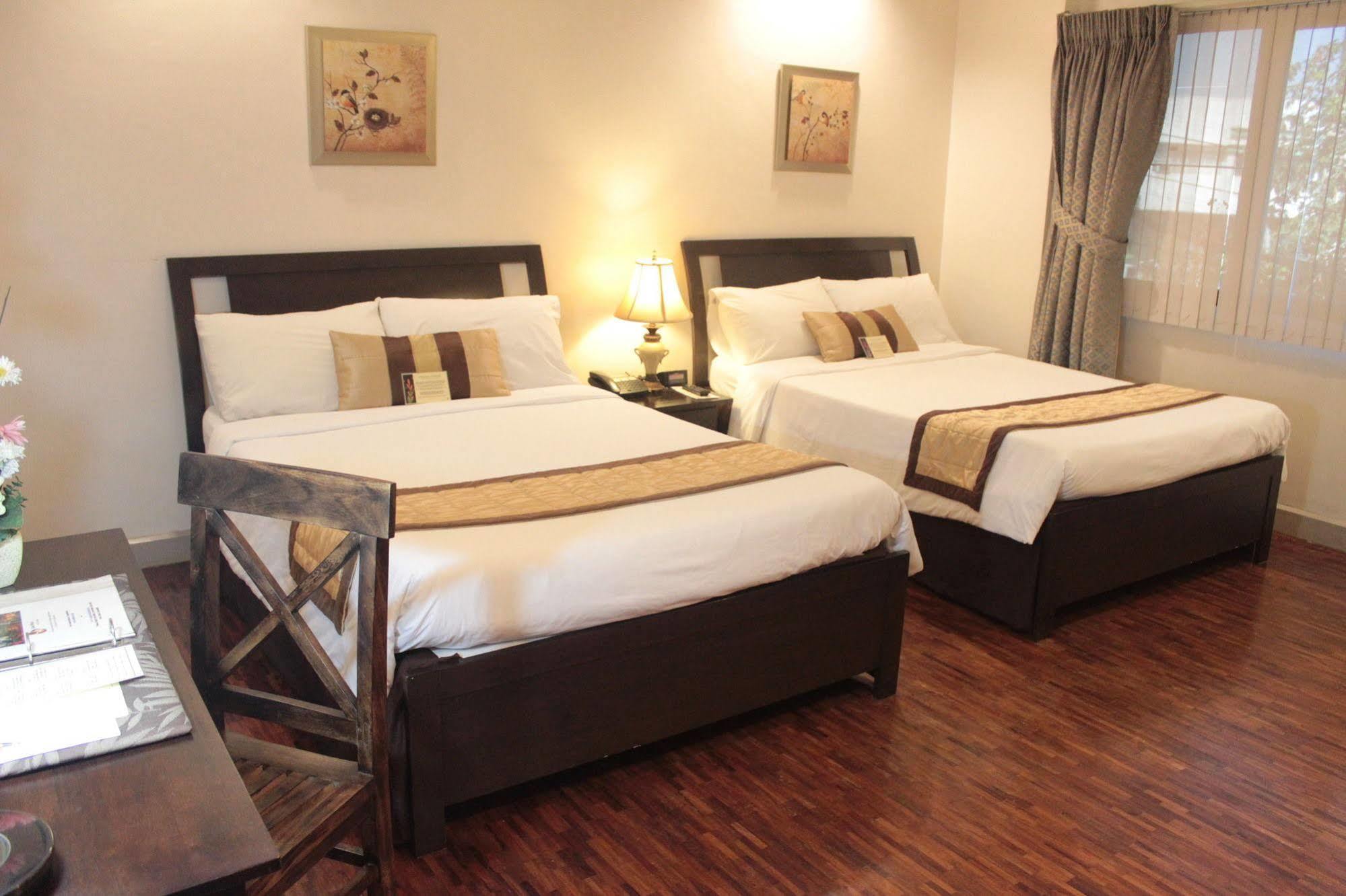 Casa Pura Inn And Suites Quezon City Dış mekan fotoğraf