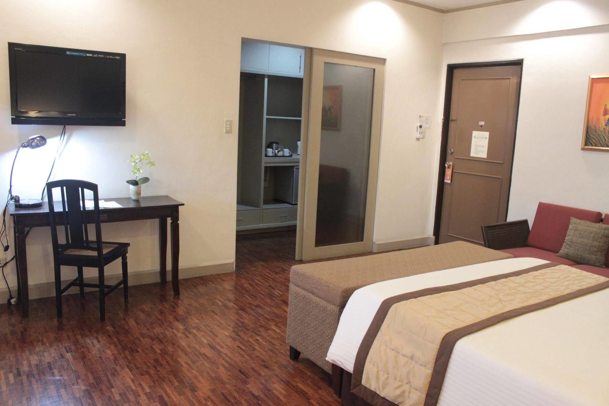 Casa Pura Inn And Suites Quezon City Dış mekan fotoğraf