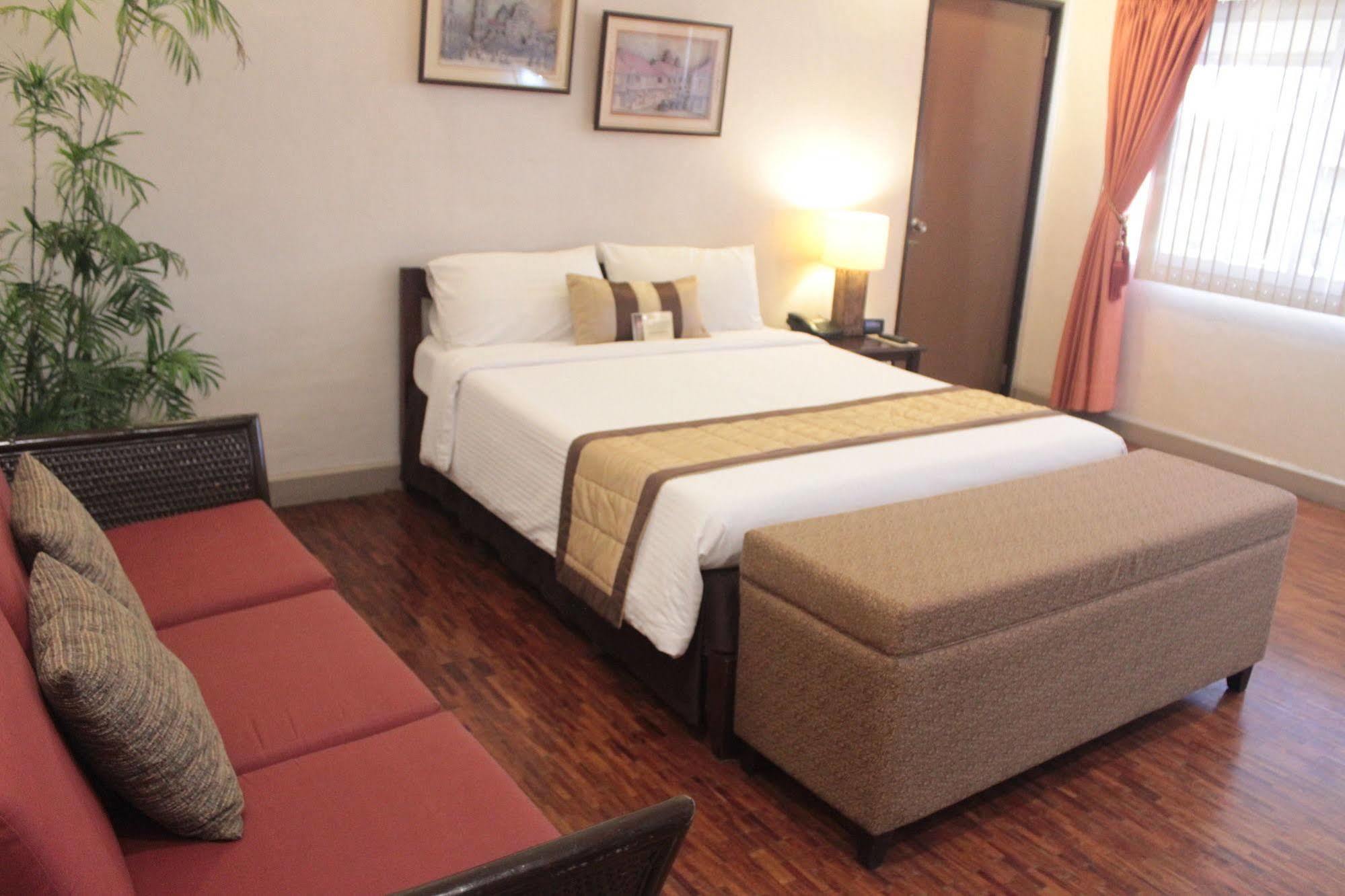 Casa Pura Inn And Suites Quezon City Dış mekan fotoğraf