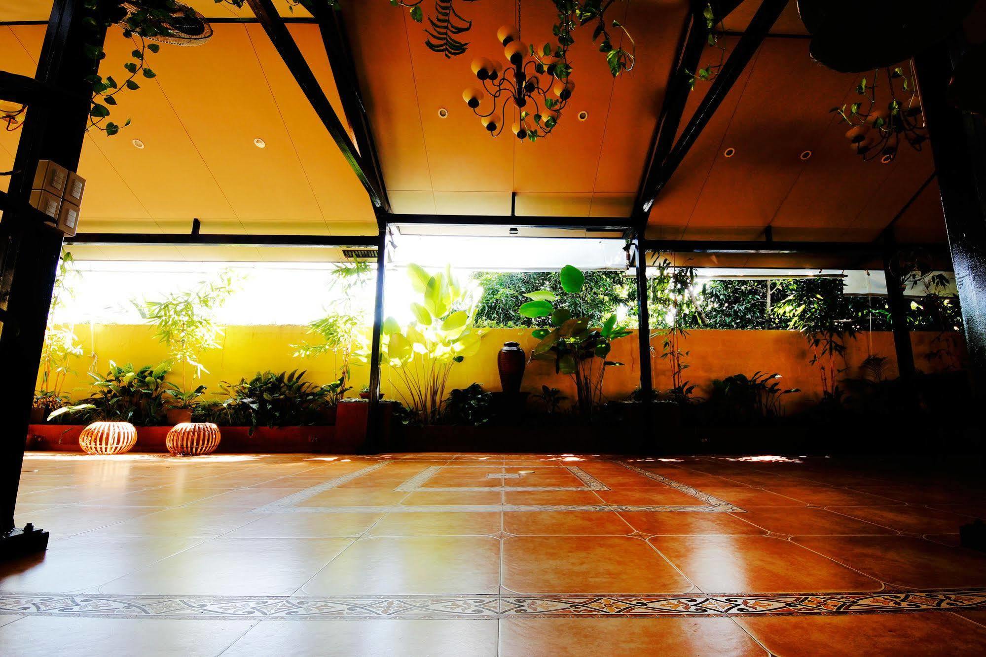 Casa Pura Inn And Suites Quezon City Dış mekan fotoğraf
