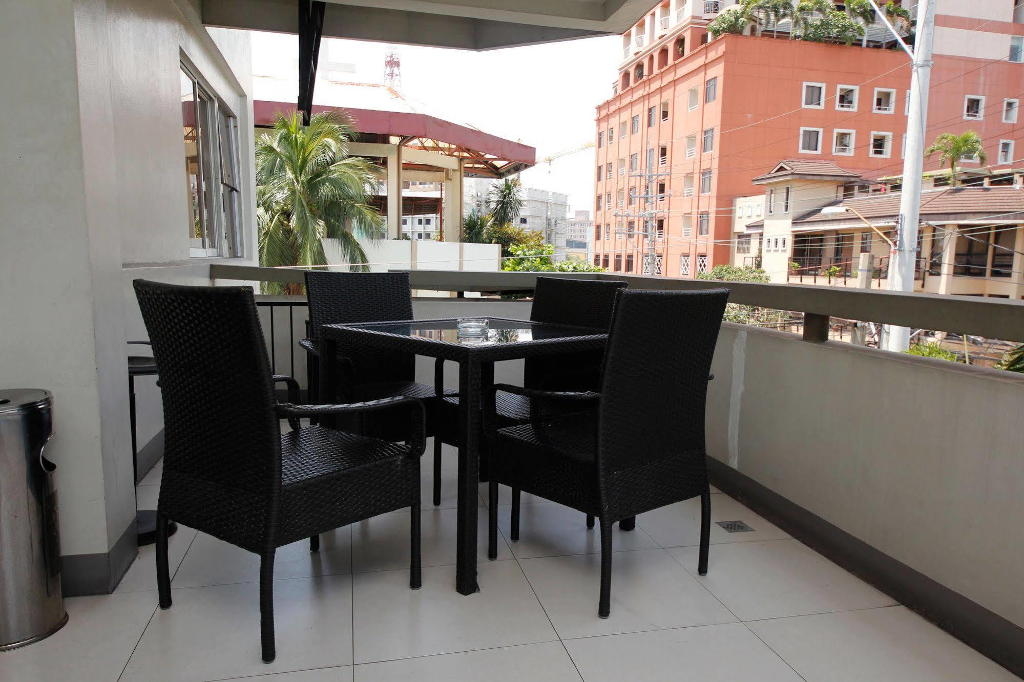 Casa Pura Inn And Suites Quezon City Dış mekan fotoğraf