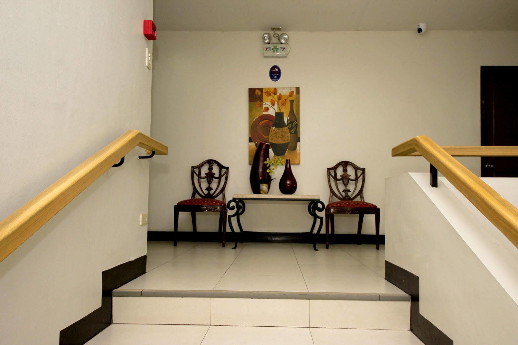 Casa Pura Inn And Suites Quezon City Dış mekan fotoğraf