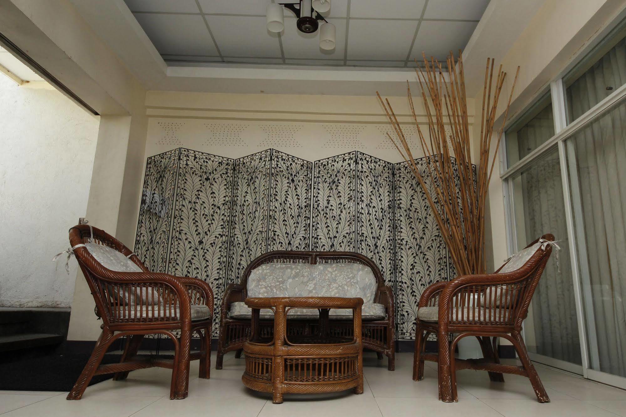 Casa Pura Inn And Suites Quezon City Dış mekan fotoğraf