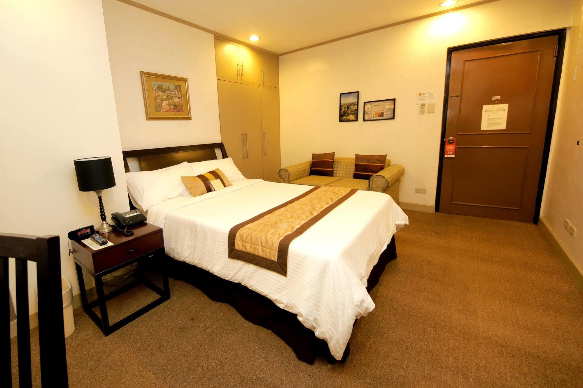 Casa Pura Inn And Suites Quezon City Dış mekan fotoğraf